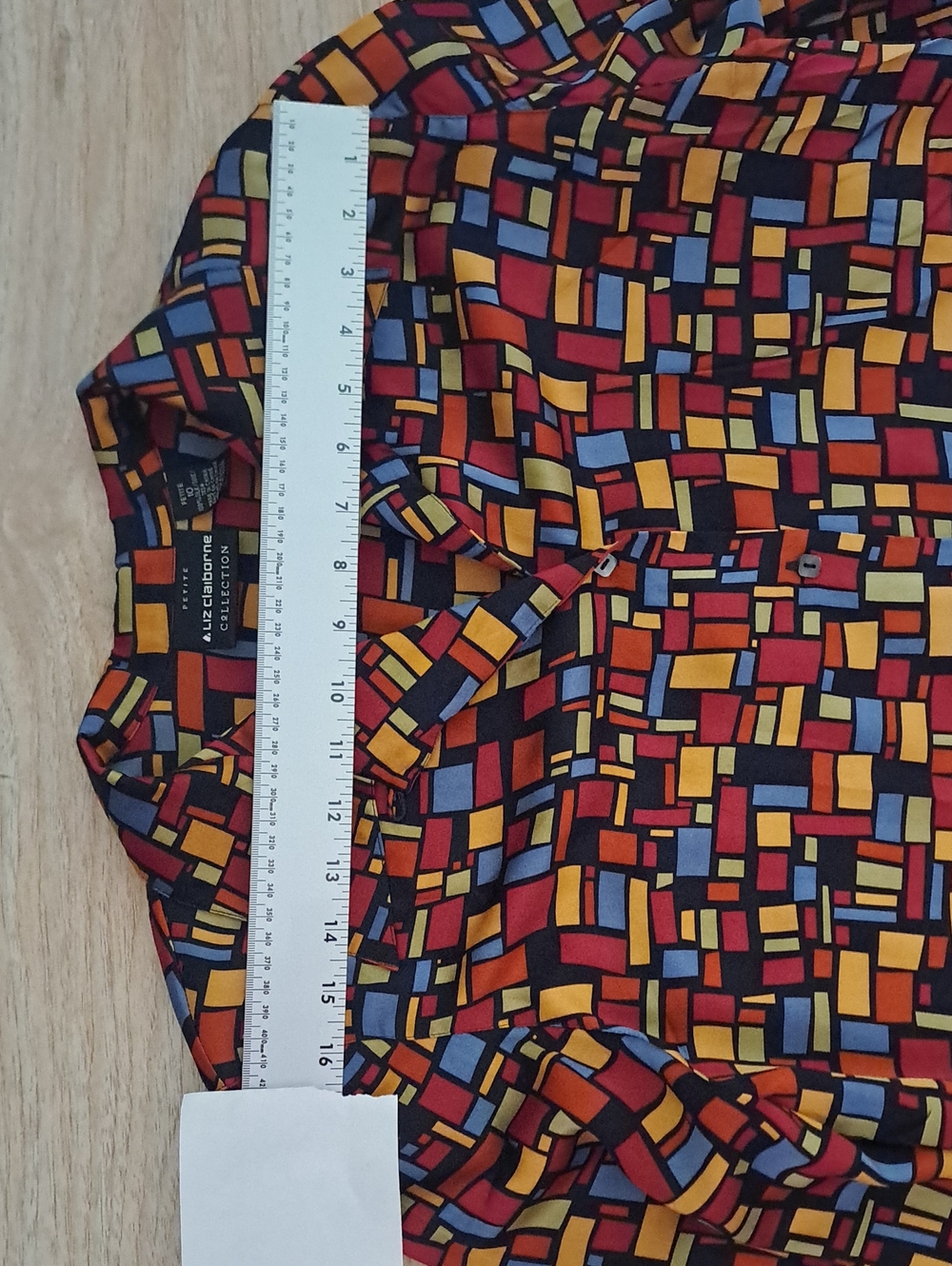 Liz Claiborne Collection 100% Silk Multicolor Geometric Button-Down - Picture 6 of 8